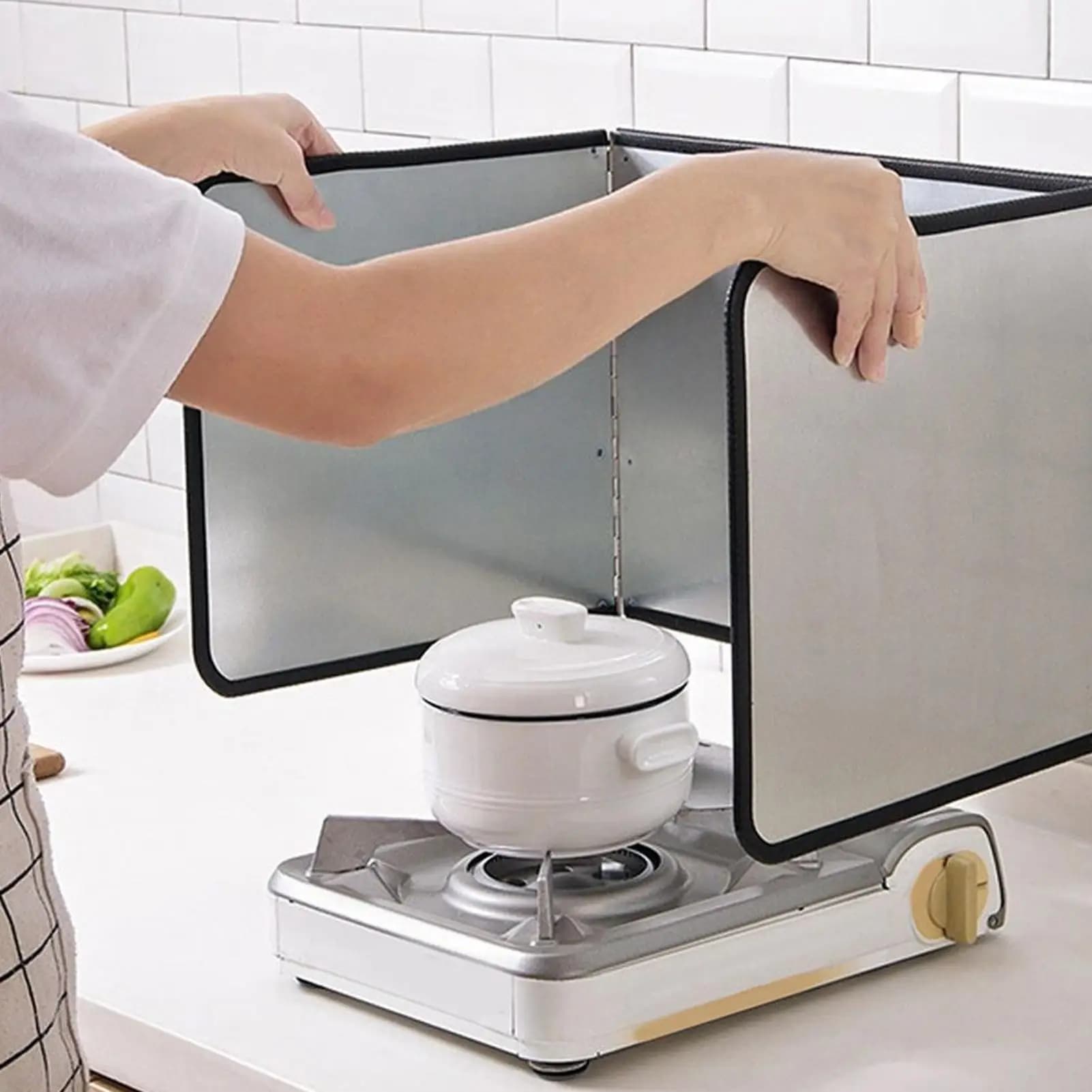 Protezione antispruzzo per grasso Schermi antispruzzo in acciaio inossidabile Protezione scudo pieghevole a maglia fine per piatto isolante termico da cucina