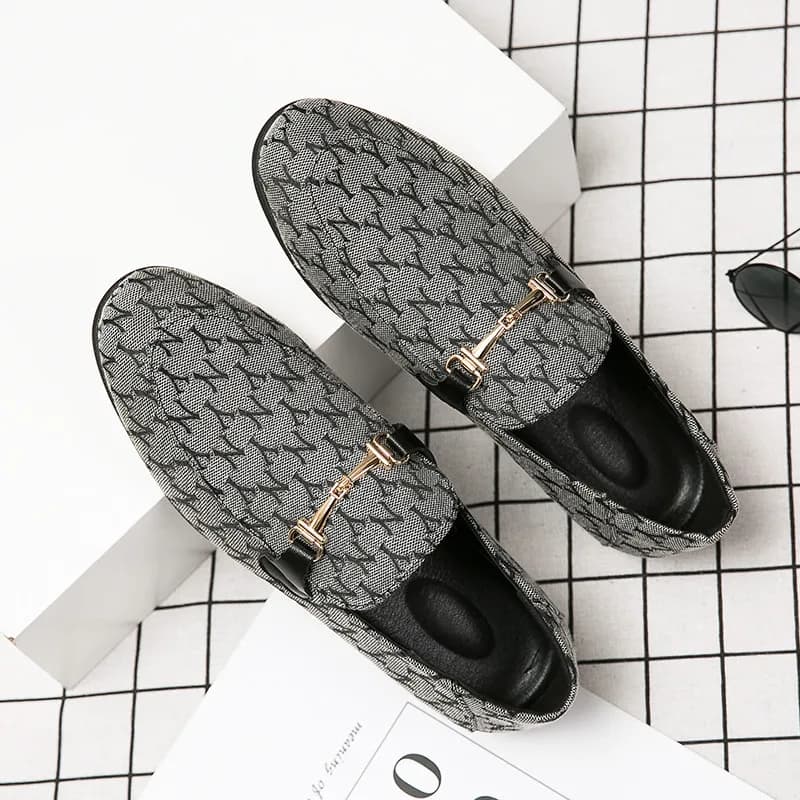 2025 Scarpe mocassino da uomo classiche di lusso Designer di moda Mocassini da uomo Scarpe basse comode Slip On Scarpe eleganti casual da uomo
