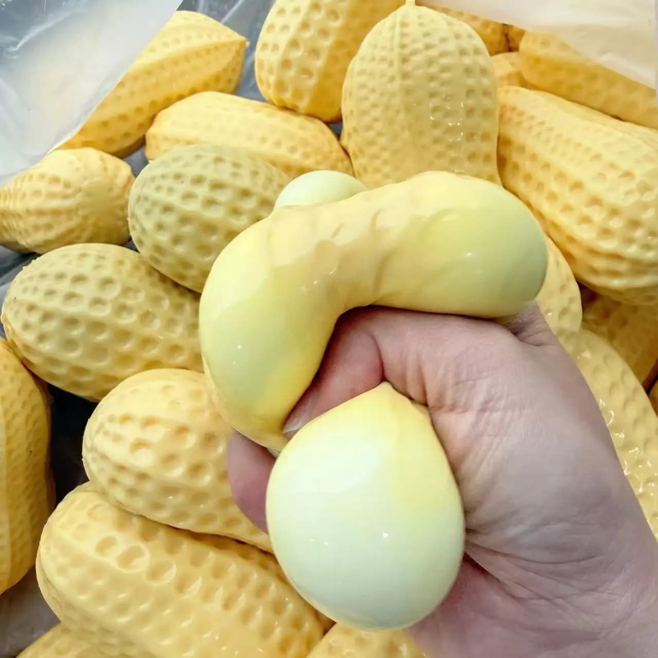 Cute Axolotl Squeeze Fidget Toy Squishy Toy Stress Relief Slow Rebound Stretchy Decompression Toy for Kids Adults Gifts