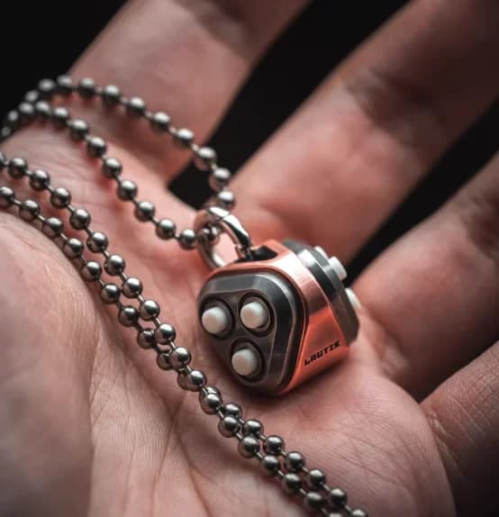 1 pz LAUTIE Blast Beetle Strawberry Fidget Spinner Antistress Giocattolo Rilassante Black Tech Stress Ball EDC