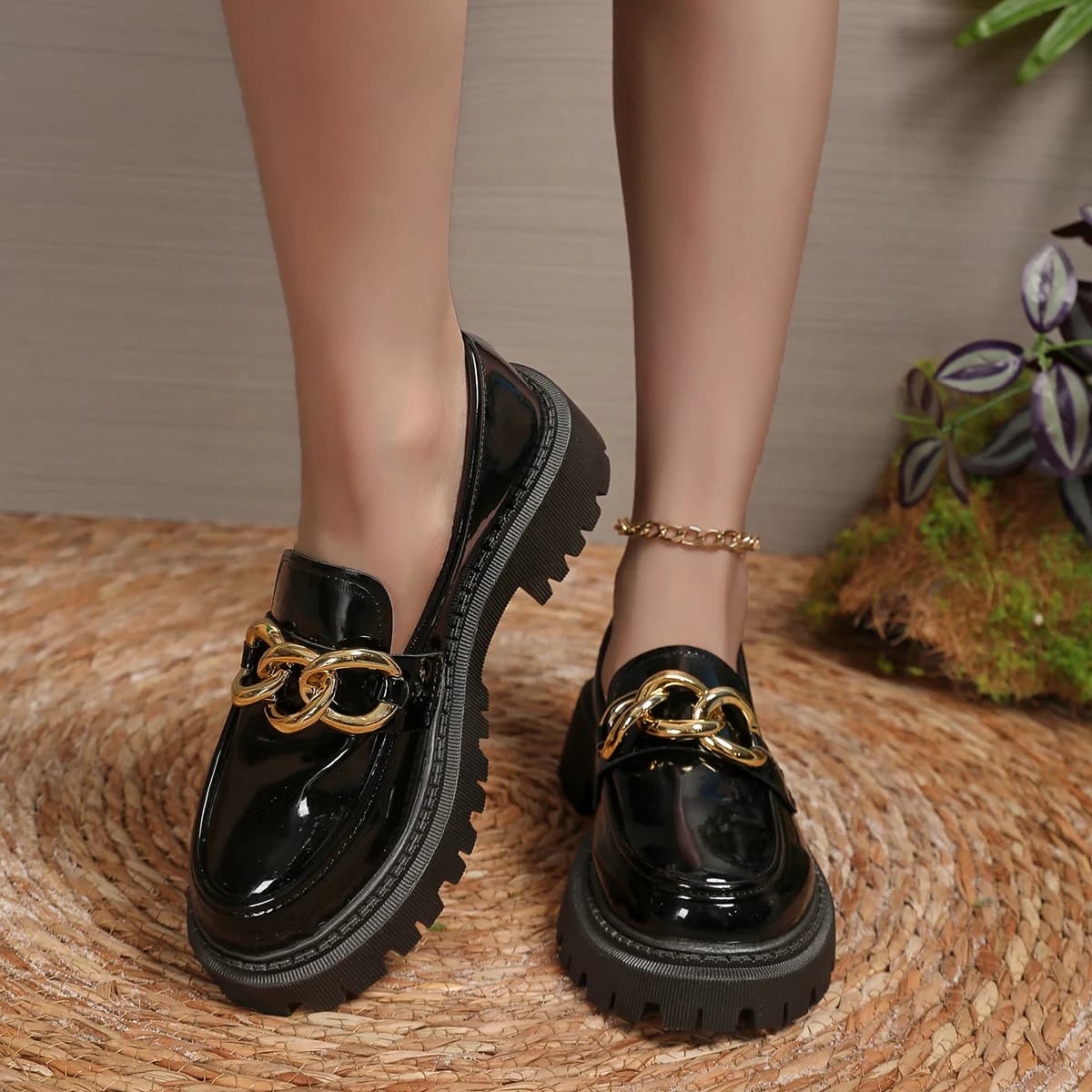 Random Moccasins from European women and American strong spring and autumn sizes with round toe and thick sole