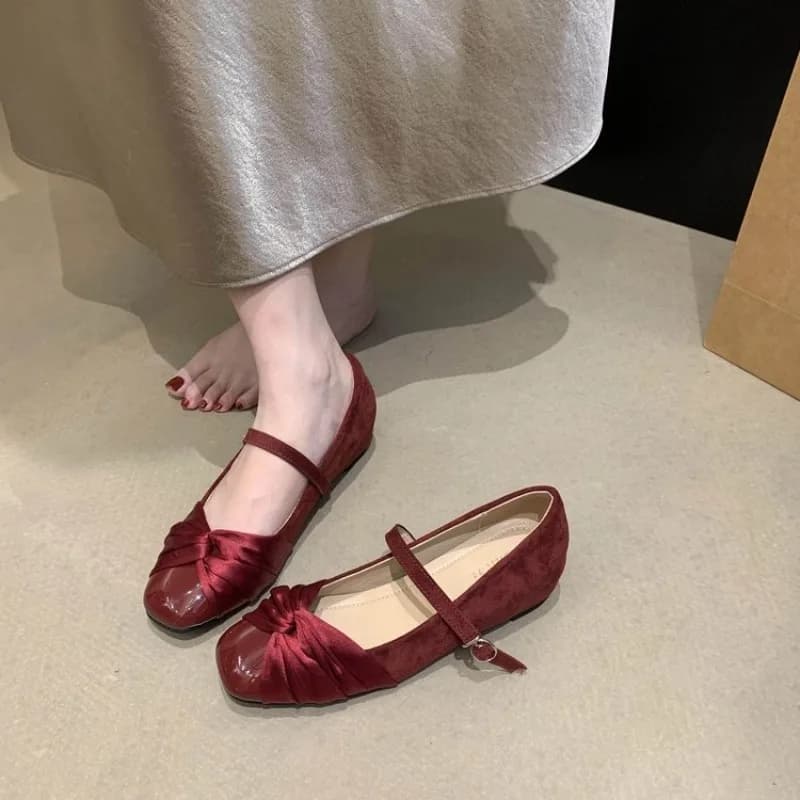 Scarpe basse con fibbia singola e plateau, Primavera Autunno 2026, eleganti, con suola morbida, ideali con gonna