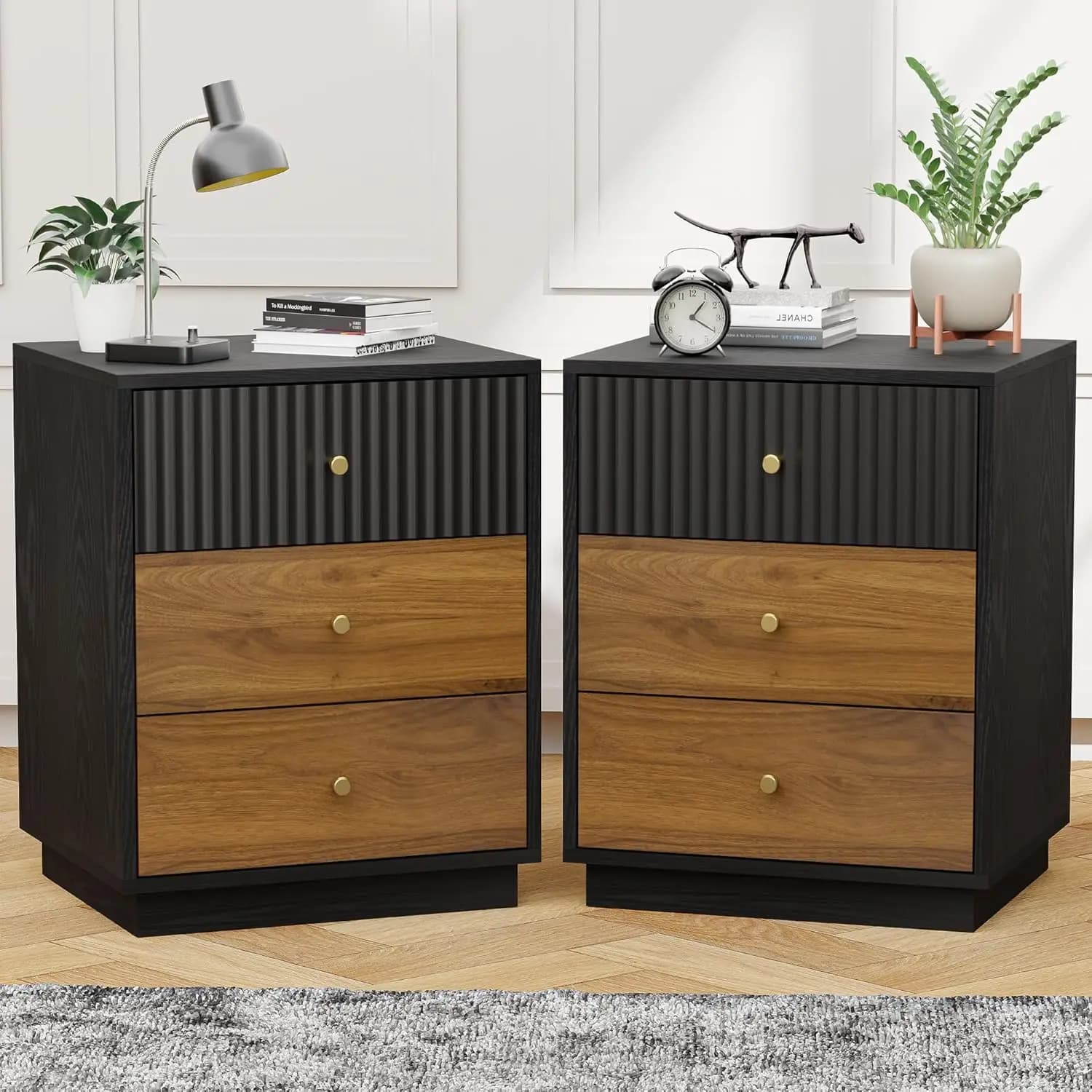 Set di 2 Comodini Alti da 23,6 Pollici con 3 Cassetti, Comodino Scanalato con Maniglie in Metallo, Tavolino Moderno, Personalizzabile