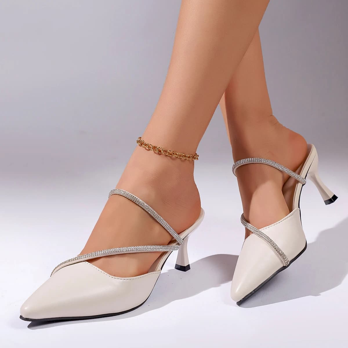 Sandali da donna a punta con tacco a spillo e cinturini incrociati con strass, scarpe eleganti senza calcanterino