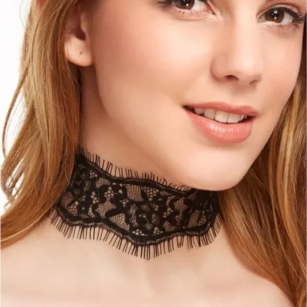 Collana girocollo in pizzo da donna con ciondolo a frange, design a collo a lupetto traforato, stile nicho