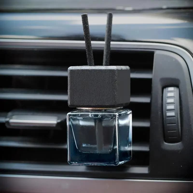 Car Hanging Decoration for 1 Piece Aromatherapy, Empty Bottle for Deodorant Diffuser for Environments, Square Glass Pendant