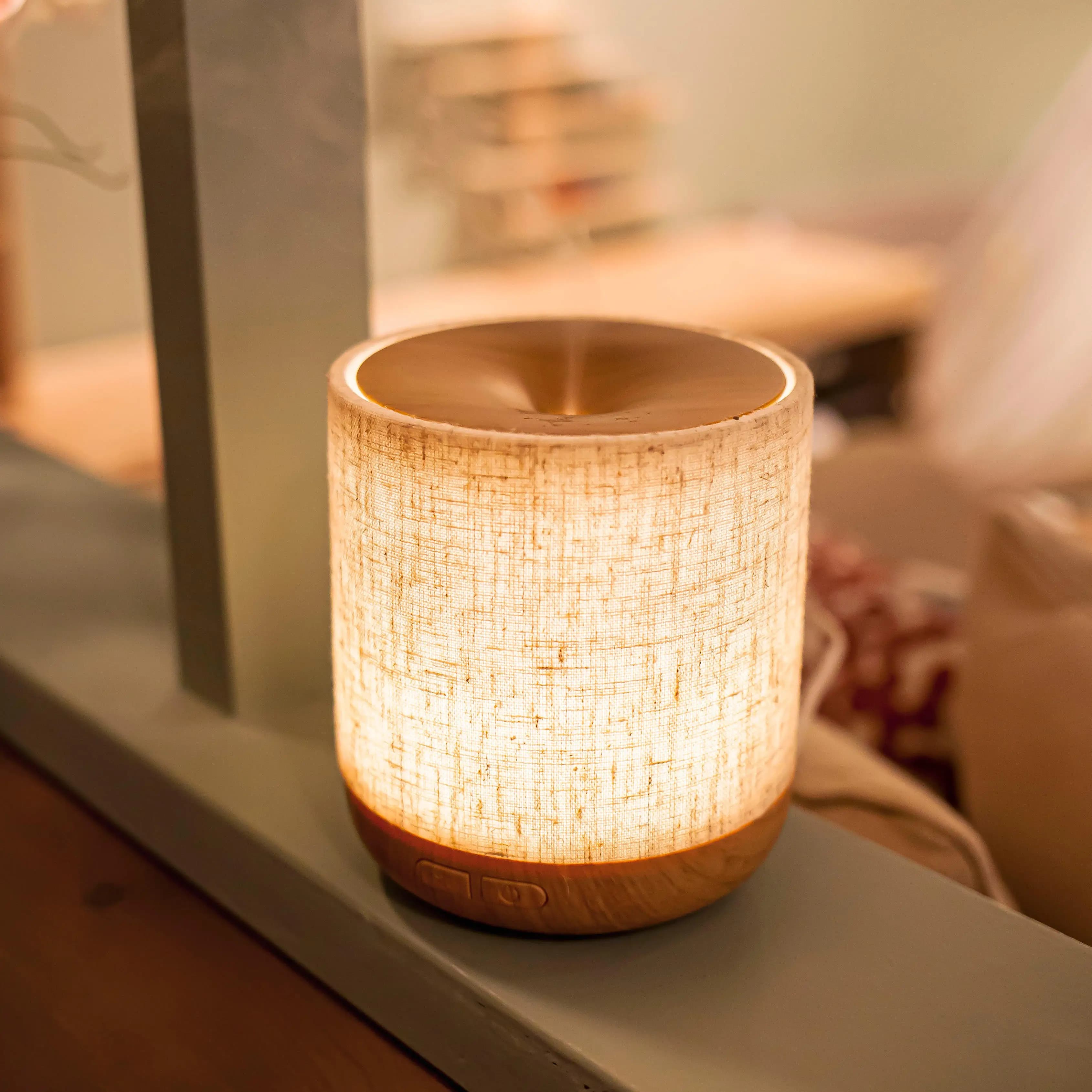 Diffusore di oli essenziali da 200 ml, impermeabile, con superficie in tessuto effetto legno, mini diffusore domestico per aromaterapia.