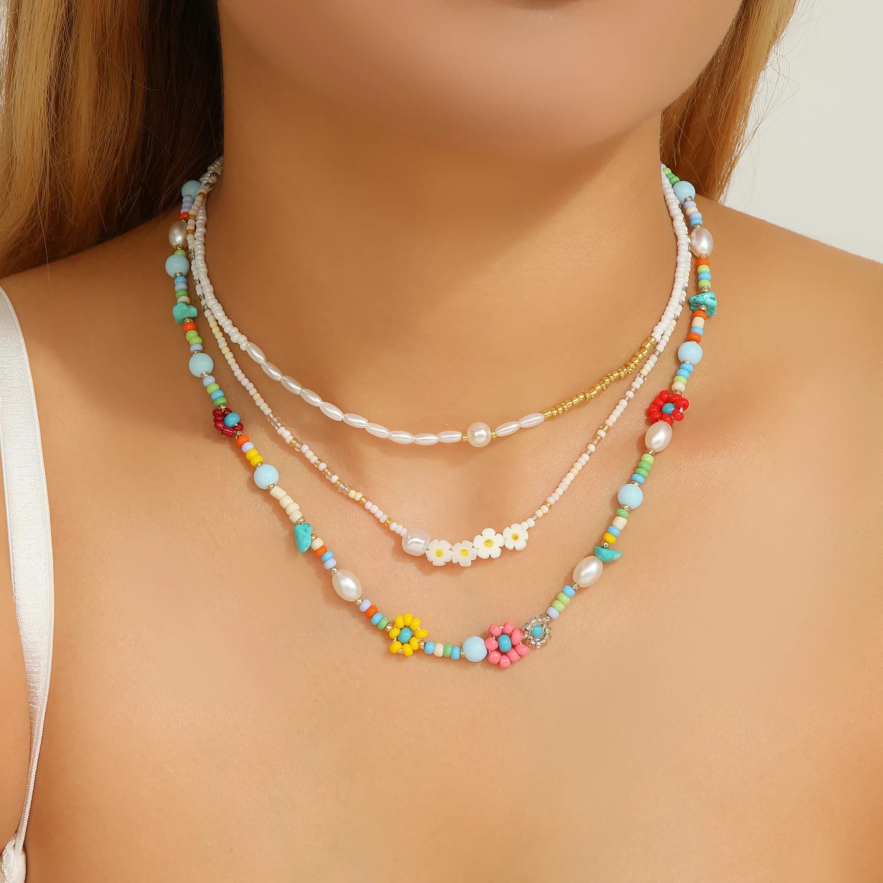 Boho Kissmoon Necklace with Multicolored Beads and Flowers for Women and Girls, Chain for Clavicola woven in Hand, Gift Jewel