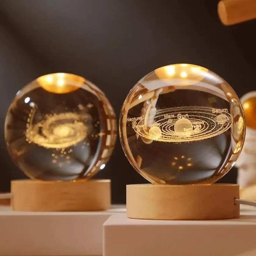 Sfera di cristallo da 6 cm Sistema solare 3D Galassia Pianeta Terra con base in legno Astronomia Regalo di compleanno Decorazione desktop per la casa