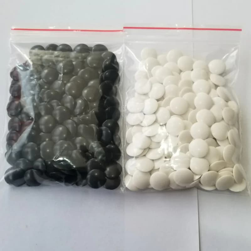 Nuovi prodotti per il commercio estero Piccolo mini scacchi in plastica Weiqi piccolo doppio convesso in bianco e nero 361 grani