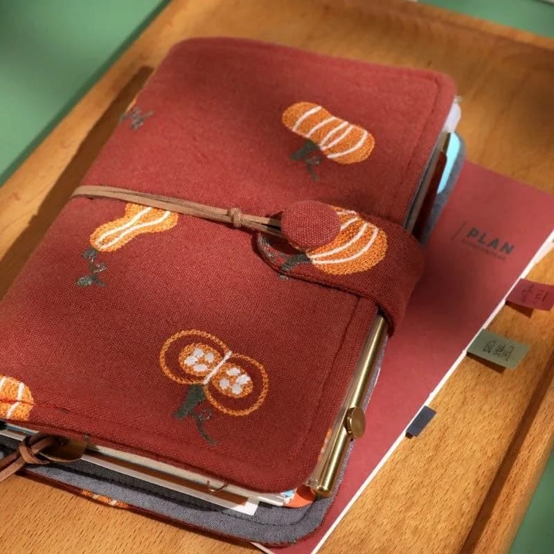 Diario A5 realizzato a mano con copertina in tessuto fragola, taccuino personalizzato per diario di proiettili e pianificazione quotidiana, diario di vita