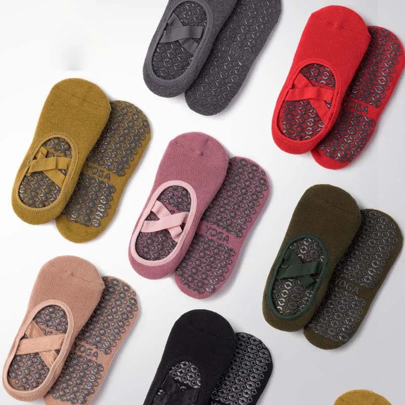 Yoga socks Anti-slip sports pilates socks thickened in sponge autumn winter for women Floor socks for indoor fitness dance