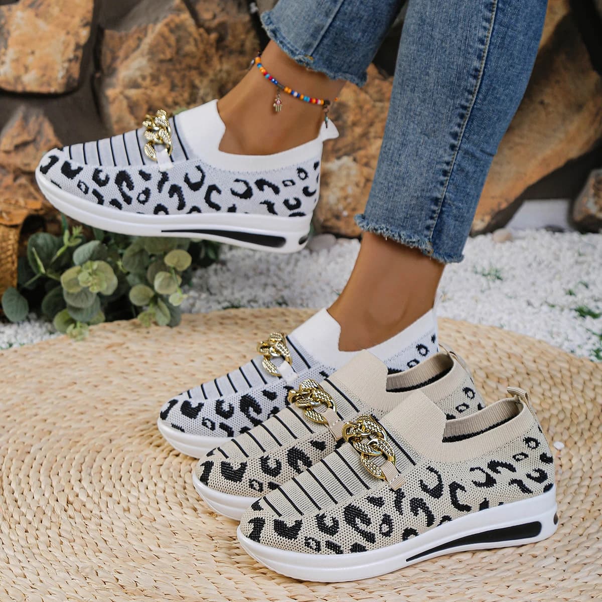 Women's Breathable Knitted Low Top Single Shoes with Chain Decoration Wish for Lazy People Comfortable Sneakers New Autumn Wear