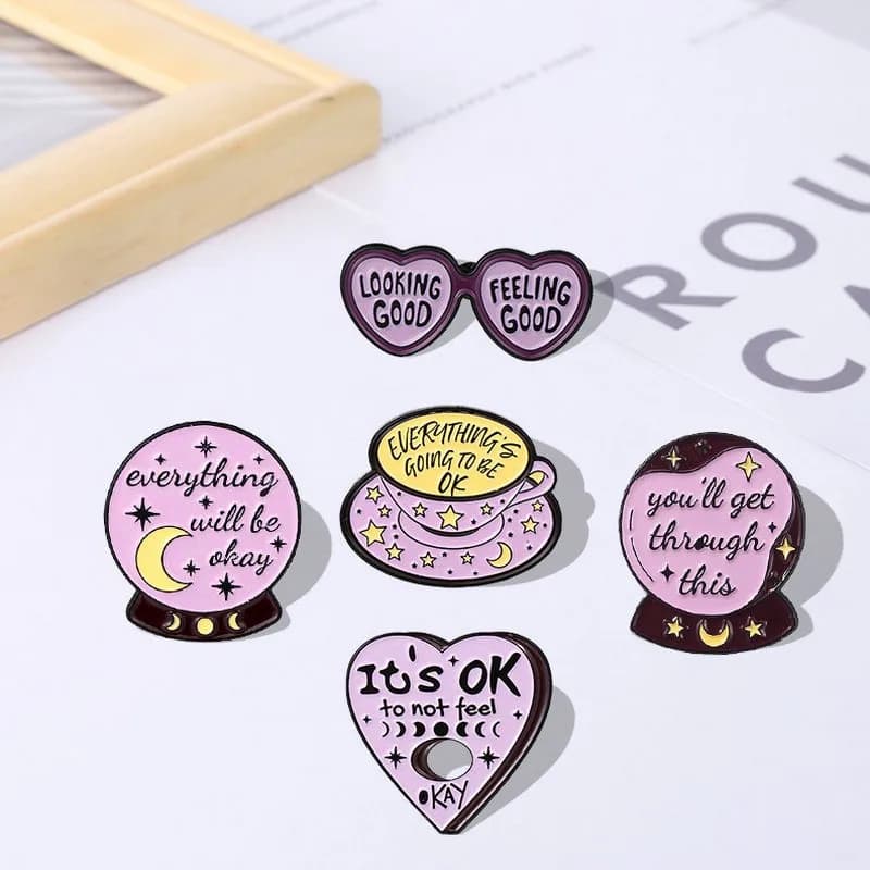 Everything will be OK Spille enamelled Personalized Sunglasses Coffee Crystal Ball Spilla Lapel Detinctive Bag Jewelry Gift Children Friends
