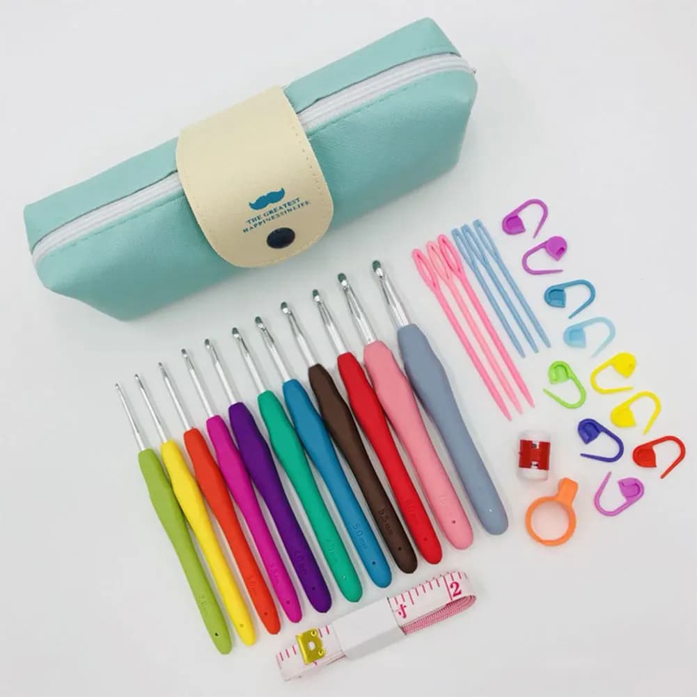 Set di uncinetti per lavorare a maglia con manico ergonomico, kit di uncinetti colorati in 11 misure, regalo per mamma e nonna