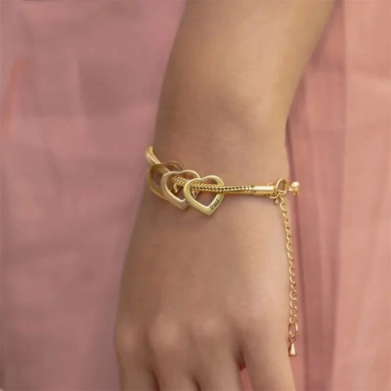 Commercio all'ingrosso di gioielli da donna con catena a forma di serpente d'amore in acciaio inossidabile di moda con incisione per la famiglia, braccialetto con nome, regalo per la festa della mamma