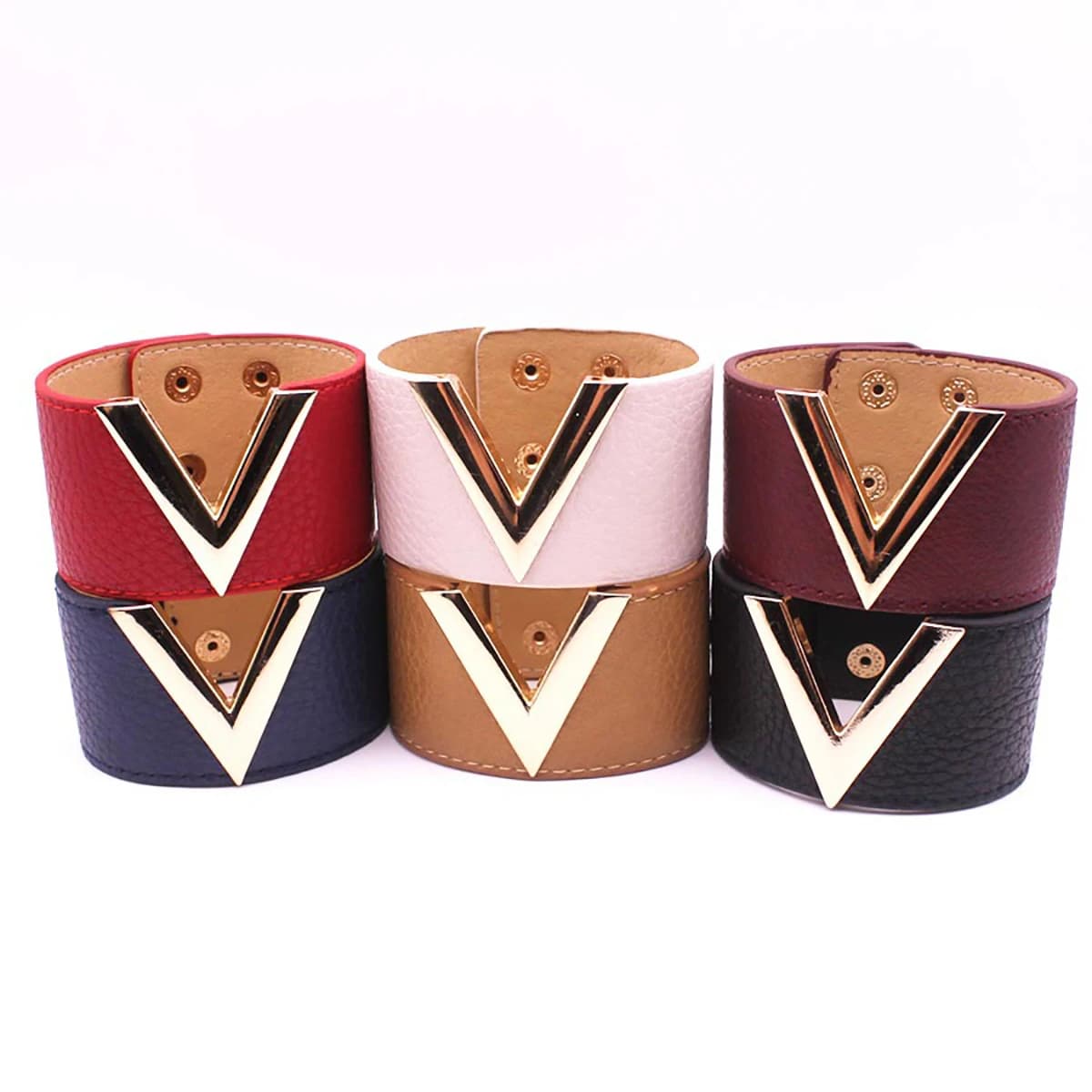 Bracciale in pelle crepa Europa per donna Femme All-Match V Word ampio stile punk morbido regalo di gioielli all'ingrosso