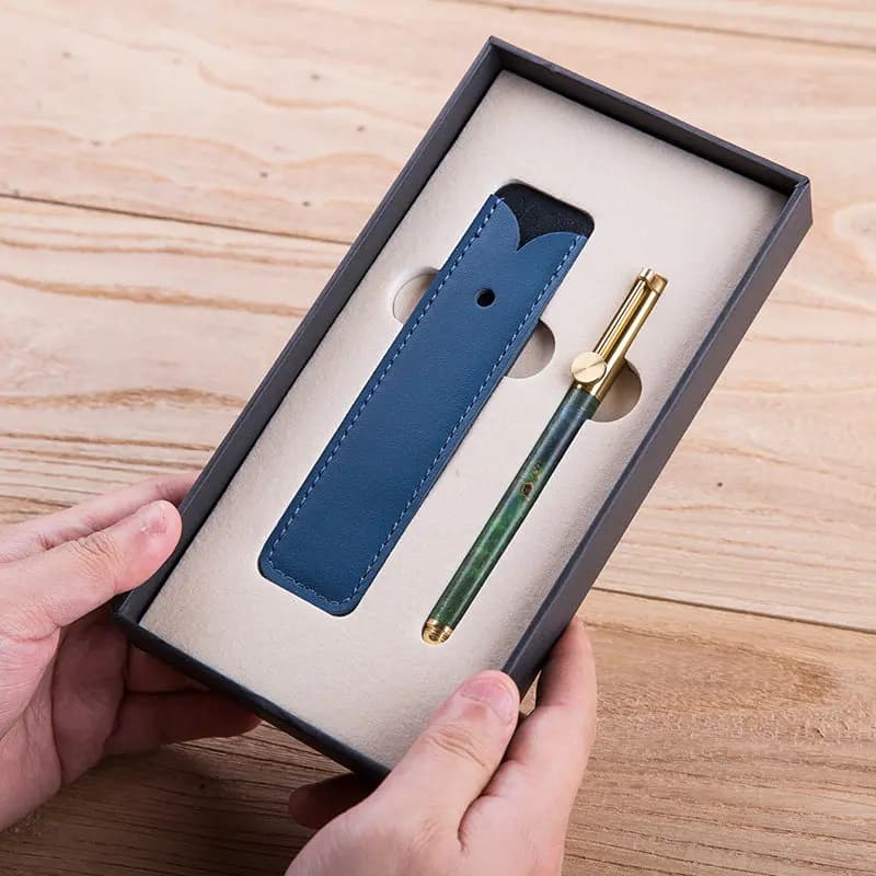 Penna di Lusso in Legno 2026, Ultima Versione, Nera, con Scatola Regalo di Alta Gamma, Penna Gel in Legno e Metallo Ottone, Regalo Aziendale, Souvenir, Penna a Sfera