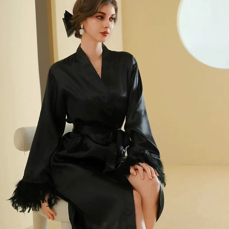 Abito da accappatoio con piume Abito da sposa di lusso da donna Abito da sposa a maniche lunghe in raso Abiti per la casa Primavera Estate Nuovo Kimono da notte