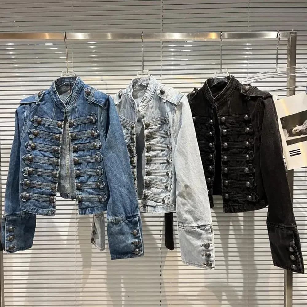 2025 Primavera Autunno Donna Slim Bottoni a costine in metallo Design Denim Top Moda Giacca esterna lavata Abbigliamento donna Jean Cappotto corto