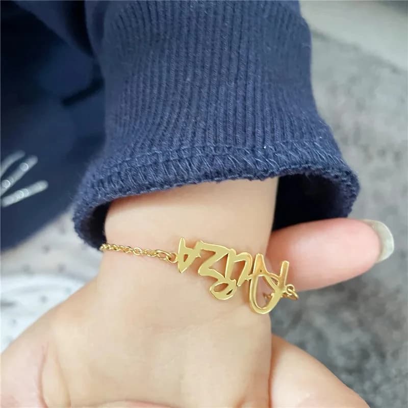 Nome del bambino inciso personalizzato Lettera Data ID Bracciale Bracciale personalizzato per ragazza ragazzo in acciaio inossidabile Regali di gioielli di compleanno