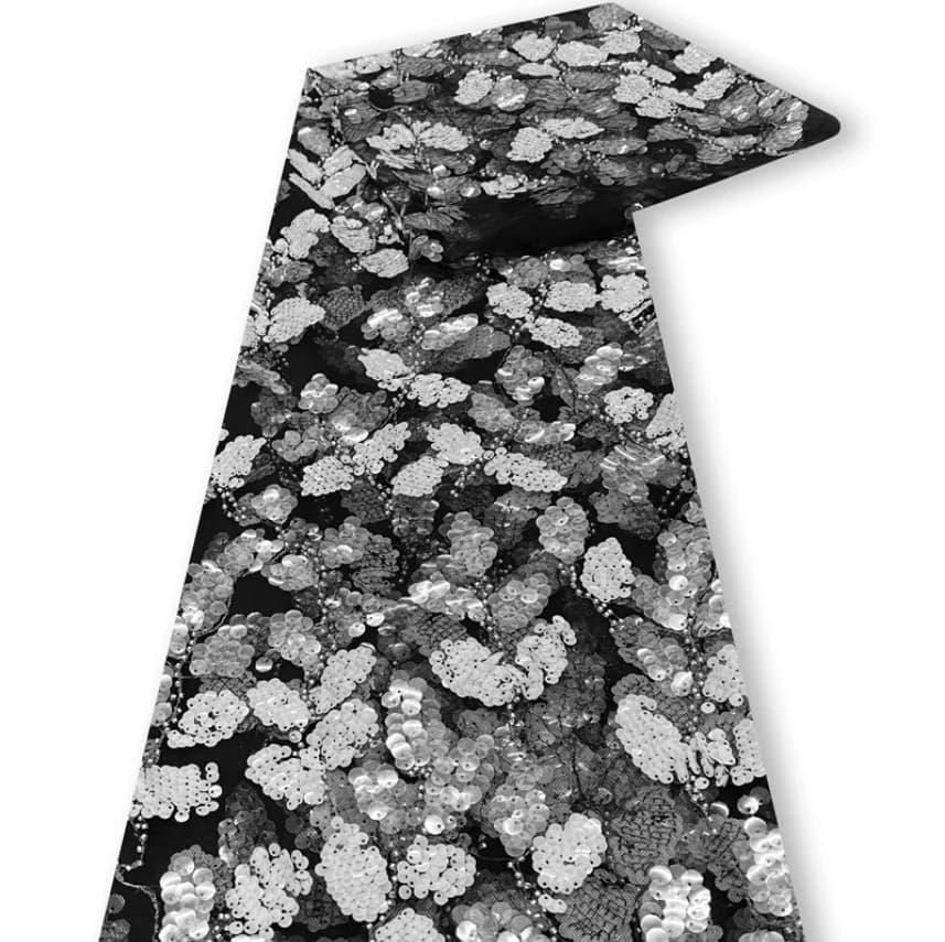 2Yd 130cm Wide Black White Sequin Beaded Embroidery Fabric Leaf Pattern Mesh Lace Material for Wedding Dresses Bridal Gowns F053