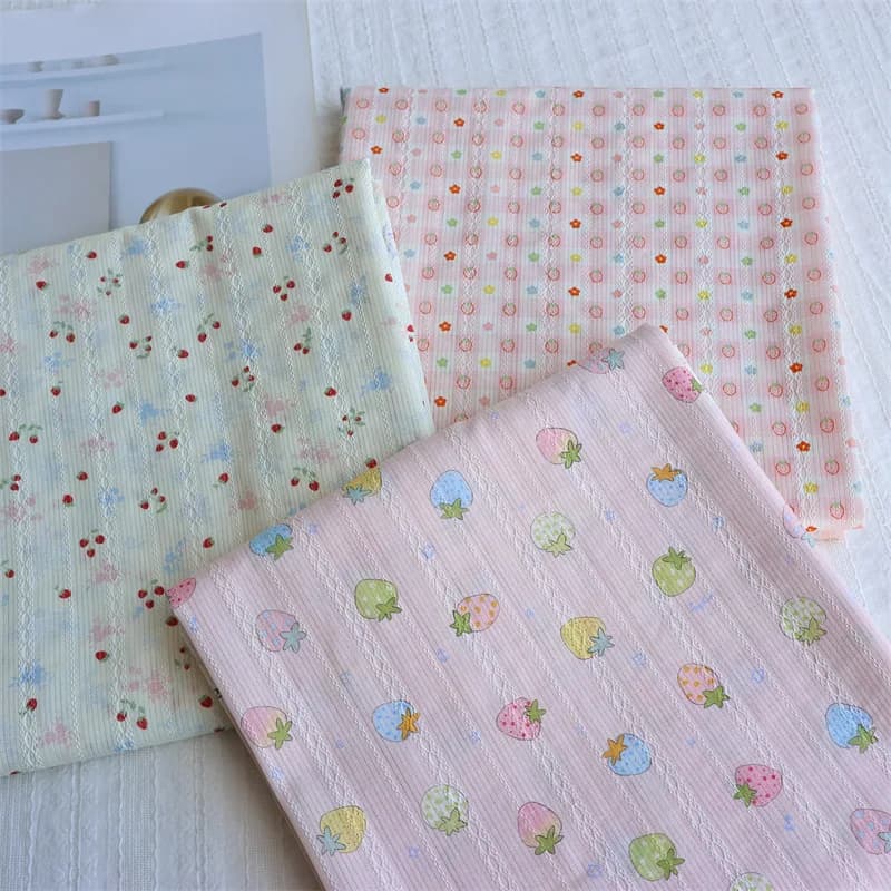 Pure Cotton Jacquard Strawberry Printed Fabric for Sewing Clothing,Curtains,Skirts,Hairbands,DIY Fabrics L50/100/200cmxW145cm
