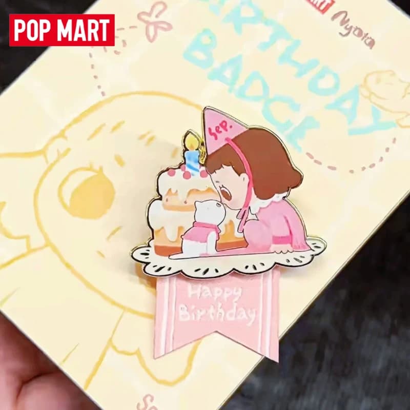 Autentico in Stock POP MART April Hirono Badge di Compleanno Edizione Limitata Merchandise