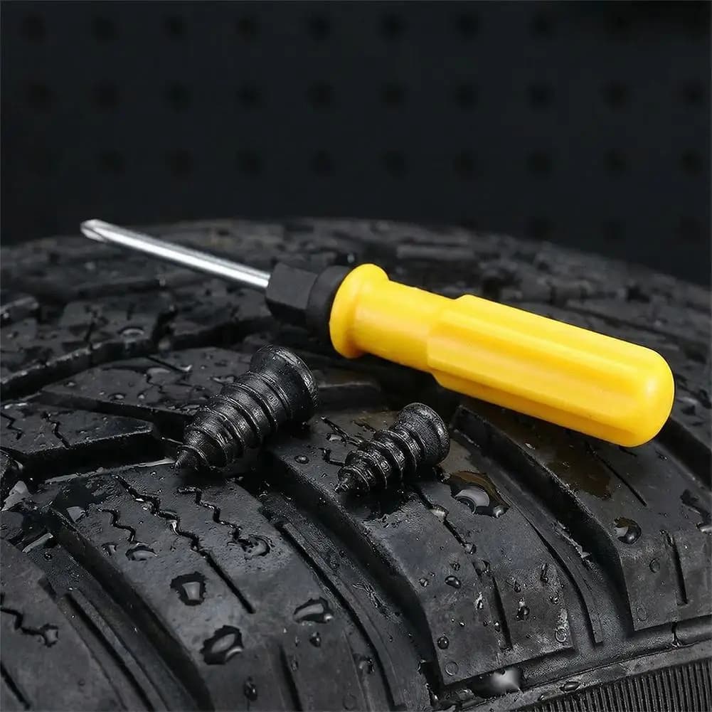 Kit di riparazione pneumatici auto con chiodi in gomma, viti per pneumatici, strumenti per riparazione tubeless per moto e camion