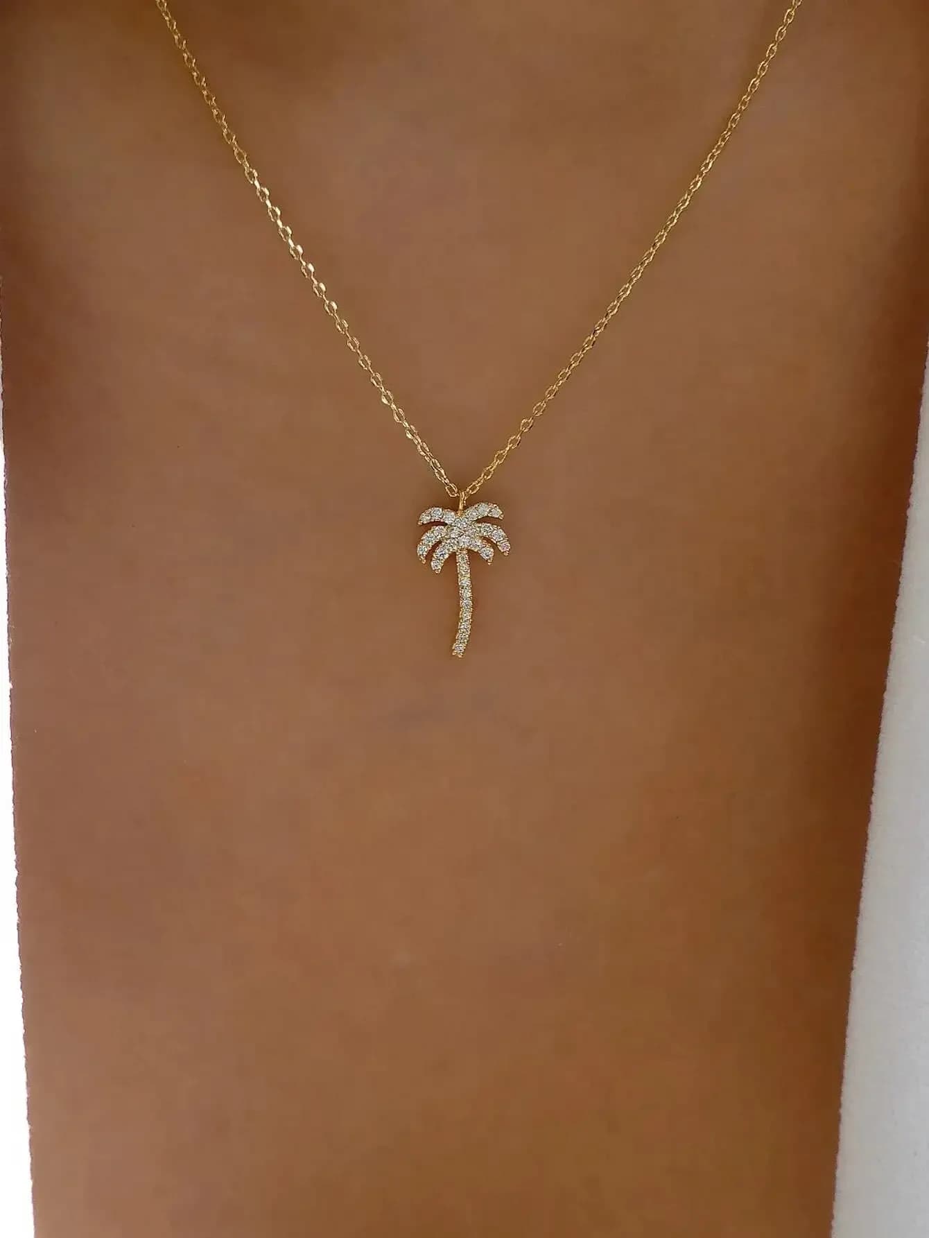Collana con Ciondolo a Forma di Albero di Cocco con Strass