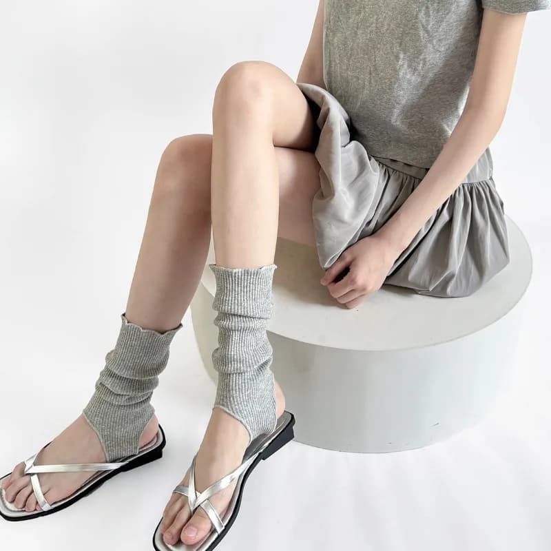 Scaldamuscoli with foot loops, vertical stripes, ballet stacked, slouchy, Korean fashion, solid color, simple, versatile, sock in fashionable fleece