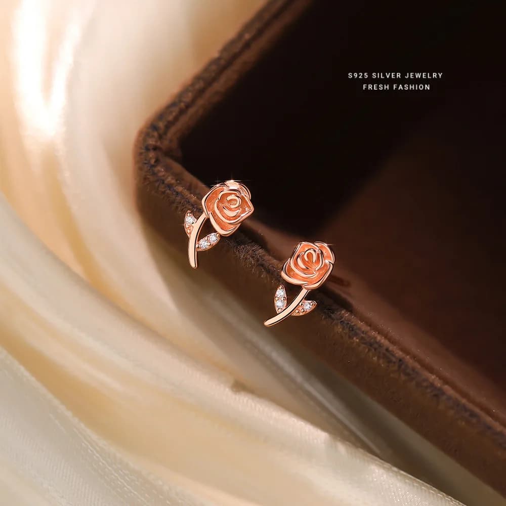 Temperamento squisito piccolo S925 orecchini in argento sterling con piercing alla rosa orecchini a bottone in oro rosa gioielli di moda