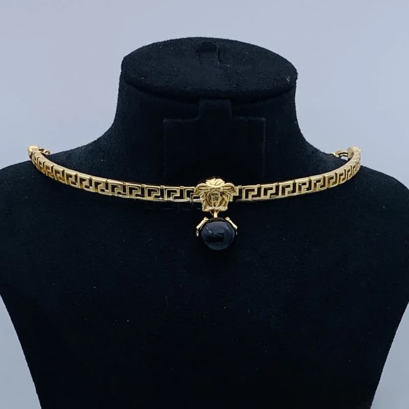 2025 New Va Premium pendant necklace reveals vintage style suitable for gifts