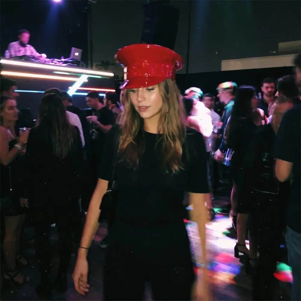 Brim Caps PU Leather Laser Hats Waterproof Sunscreen Captain Cap Flat Caps UV Protection Leather Beret Prom Performance Bar