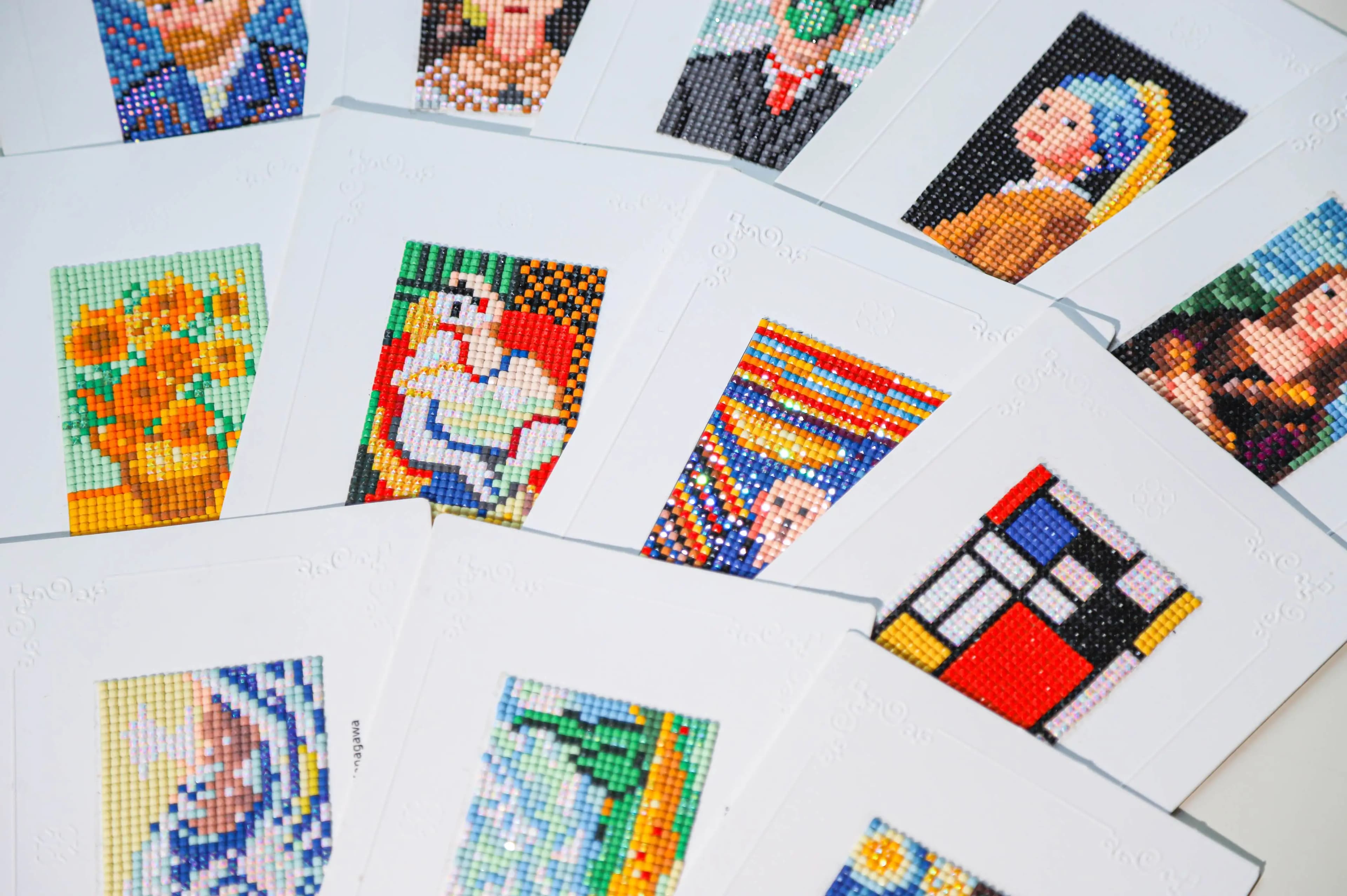 Mini kit di pittura con diamanti da 12 pezzi: cartoline classiche con trapano quadrato per principianti, regali e decorazioni per la casa