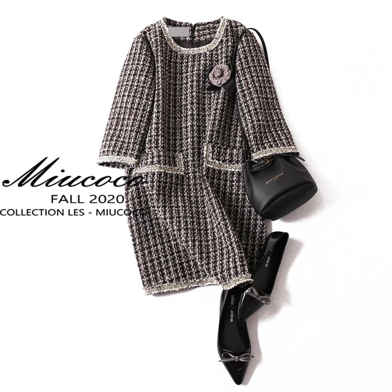 Elegante Abito da Donna MIU Marrone Caramello con Ricamo Floreale 3D, Stile Coreano, Vita Morbida, in Fibra di Poliestere, Manica a Tre Quarti, Girocollo