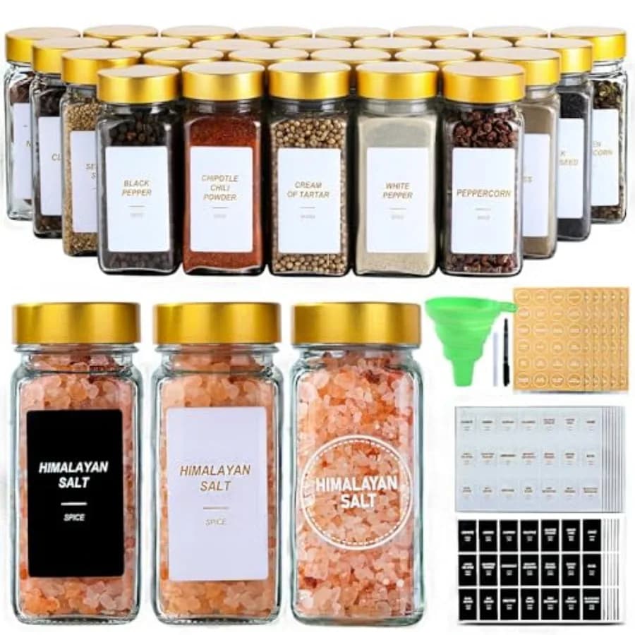 Set di Barattoli in Vetro per Spezie con Etichette e Coperchi Dosatori - Contenitori Dorati da 4 oz per Spezie e Condimenti