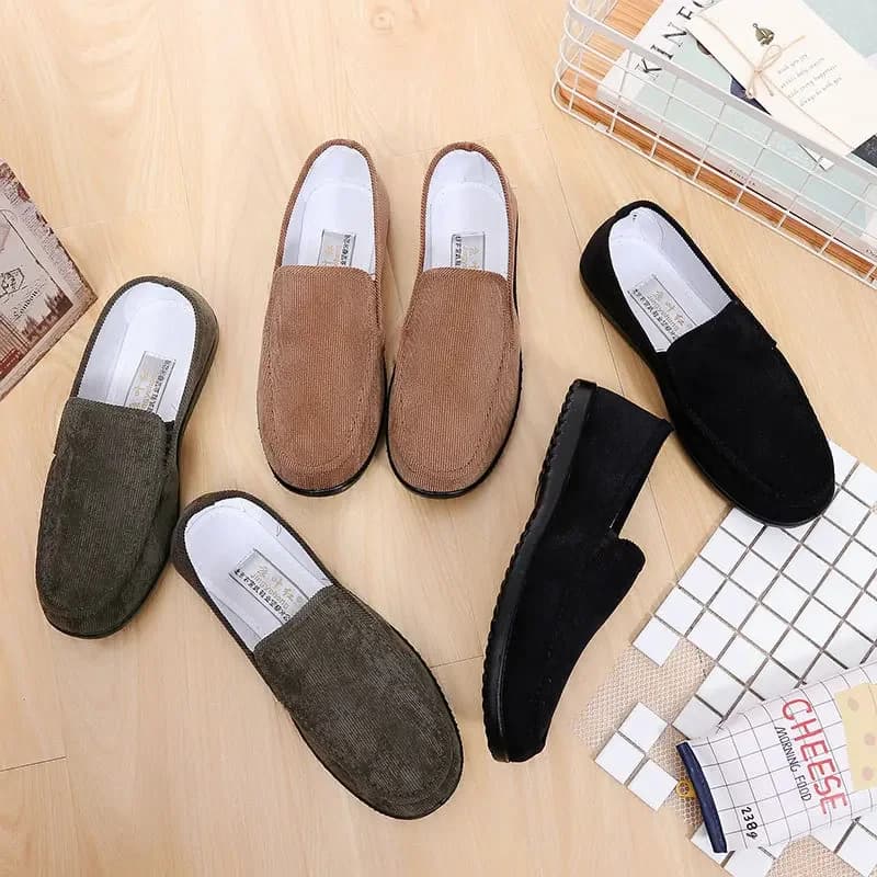 Mocassini da uomo Scarpe basse in tessuto Slip-on Scarpe da guida da uomo Moda Nuova estate Mocassini morbidi e leggeri 2023