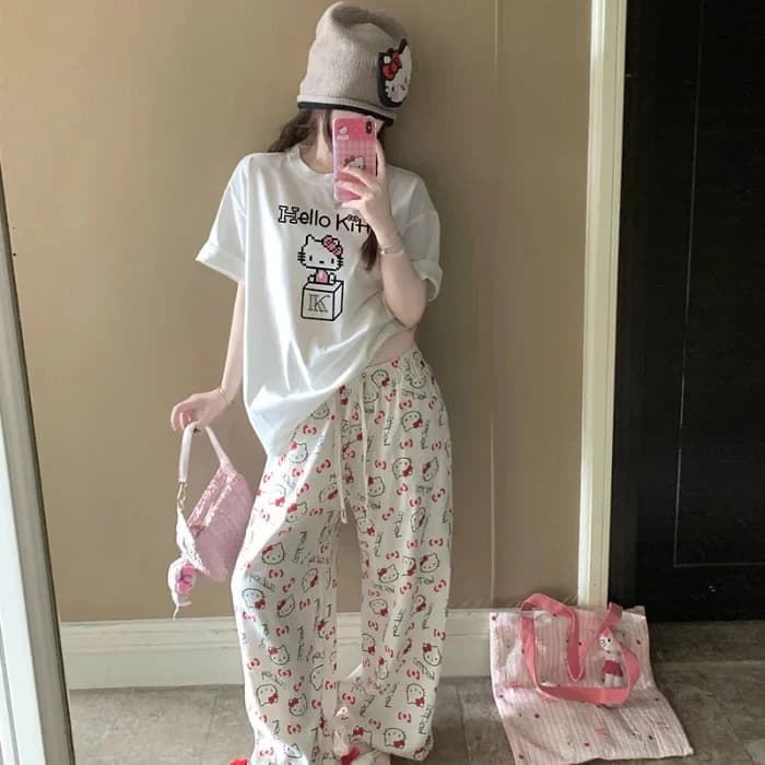 Sanrio 2026 Summer Comic Form Hello Kitty Image 100% Cotton Printed Casual T-shirt Adult Children Parent-child Top Casual Wear.