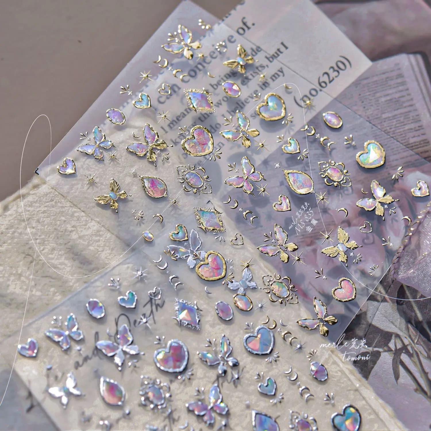 Adesivi per unghie eleganti in metallo Adesivi per nail art autoadesivi con cuore di farfalla di lusso Cornice per foto in oro argento Decalcomanie per manicure incrociate