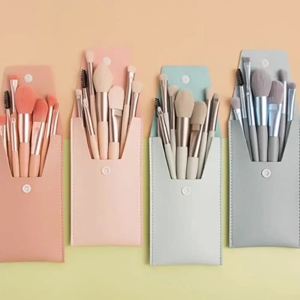 Set di 8 Pennelli da Trucco con Setole Morbide Sintetiche Premium con Borsa, Pennello per Ombretto, Pennello per Viso e Fondotinta