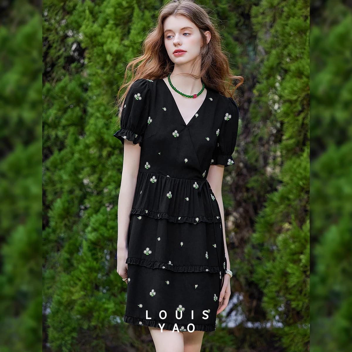 LOUISYAO 2026 Summer Contrast Embroidery V-Neck Dress Fashion Slim Fit Short Sleeve Short Women Dress
