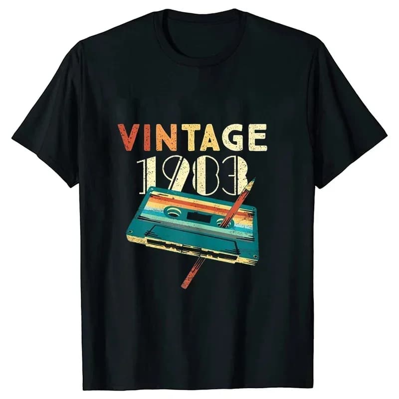 T-shirt da uomo Vintage 1983 Cassetta musicale 40esimo compleanno Regali 40 anni T-shirt Estate Amante della musica Grafica Harajuku Streetwear