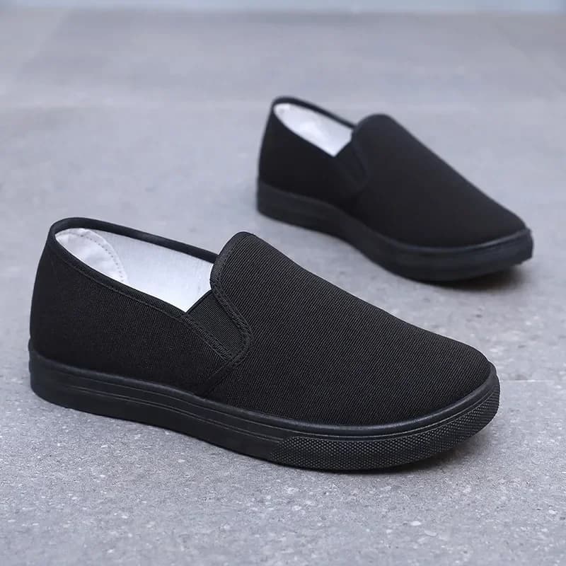 Moda donna Plus Size antiscivolo scarpe di tela nere studente scuola primavera ed estate scarpe slip on bianche Zapatos De Mujer A141