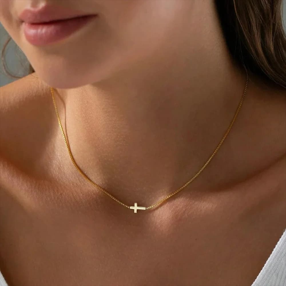 DGIDDK Collana con ciondolo mini croce in acciaio inossidabile Collana con catena a clavicola sexy impermeabile in oro Gioielli femminili anti-allergia