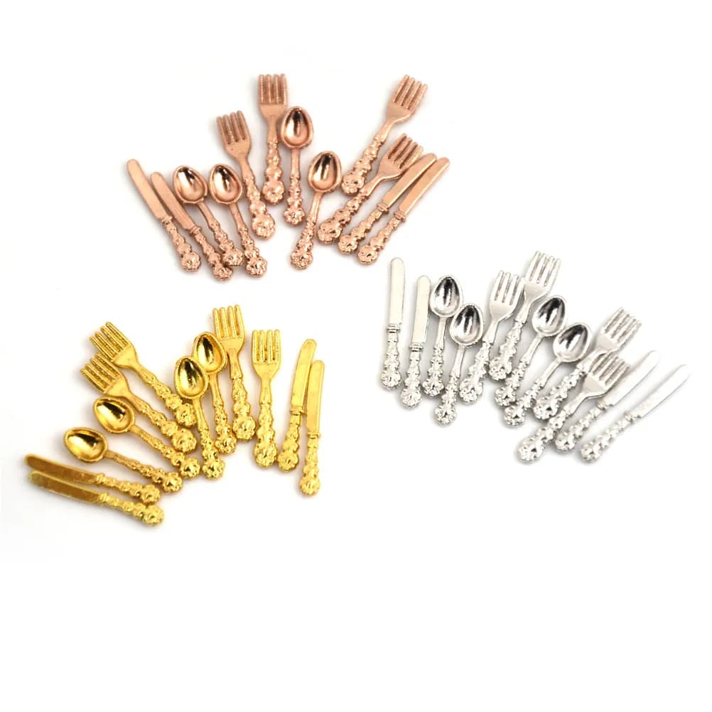 Set di 12 Pezzi Miniatura 1:12 per Casa delle Bambole: Forchette, Coltelli, Cucchiai, Stoviglie e Mobili da Cucina Giocattolo