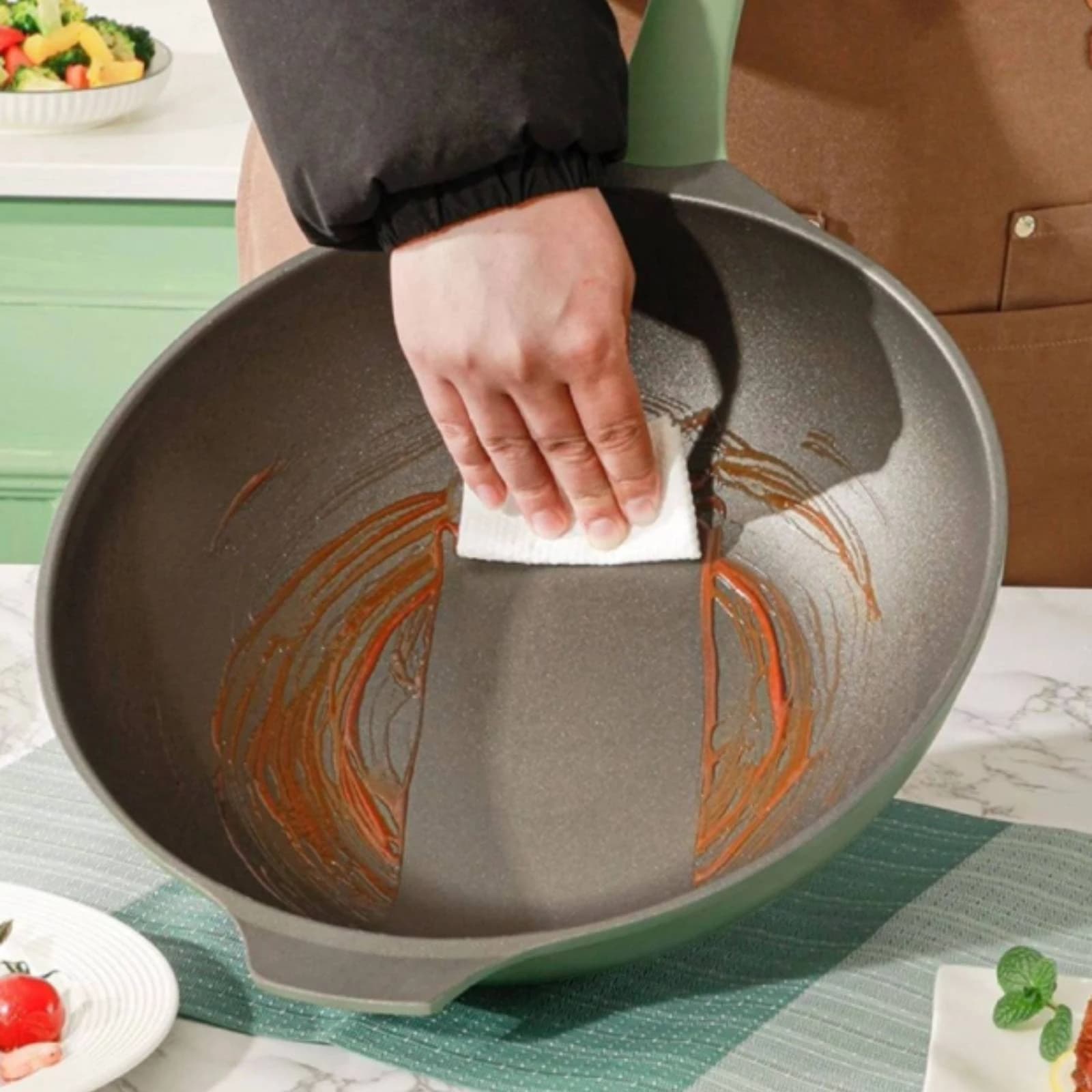 Wok with Glass Lid Titanium Alloy Wok Pan with Lid Stir Fry Pan Easy to Clean Cookware Safe for Home Cooks, Gas Cooktop