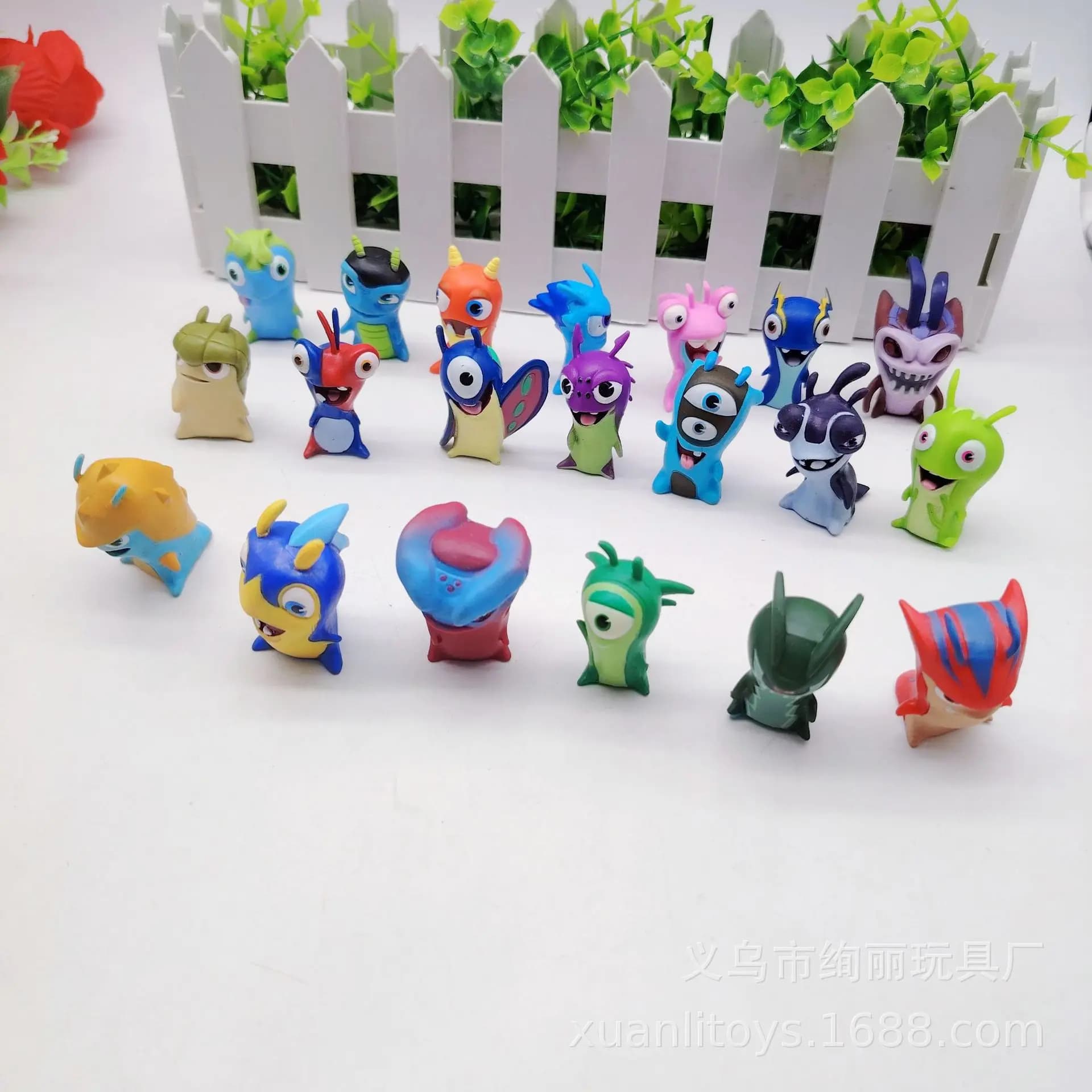 10 pz 5CM Cartoon Elves Slugterra PVC Mini Action Figures da collezione Anime Toys bambole per bambini regalo di compleanno