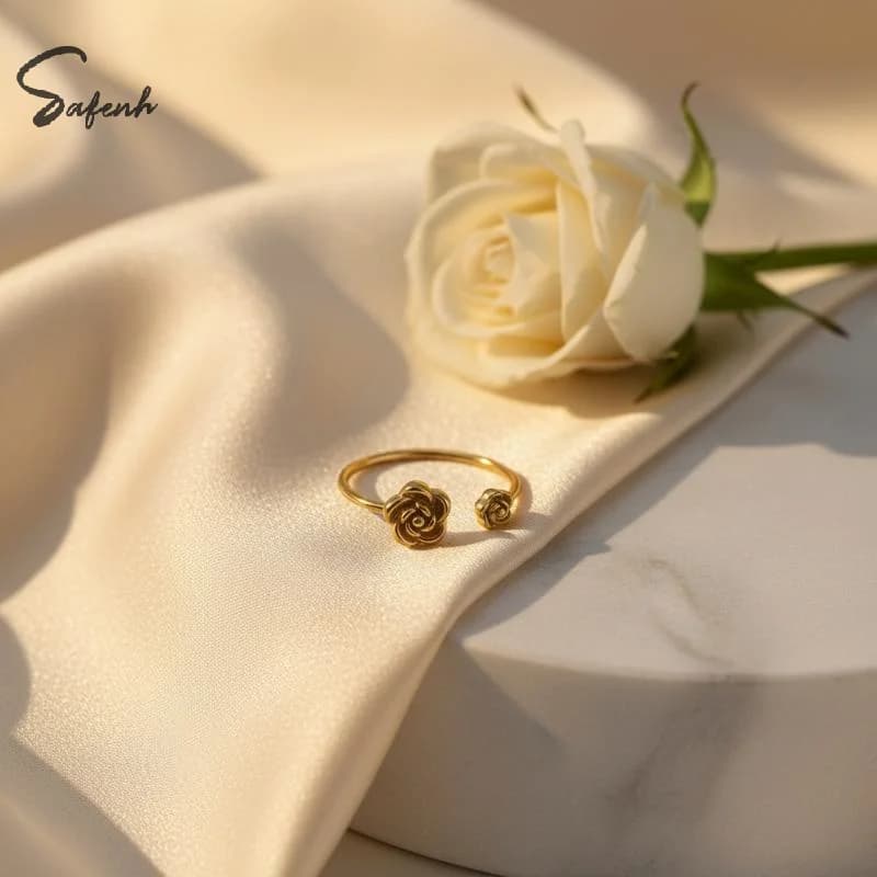 1 Pezzo Collana Girocollo da Donna con Ciondolo, Versatile e Semplice, Bracciali in Acciaio al Titanio, Gioielli alla Moda, Anello a Fiore Rosa Dorato