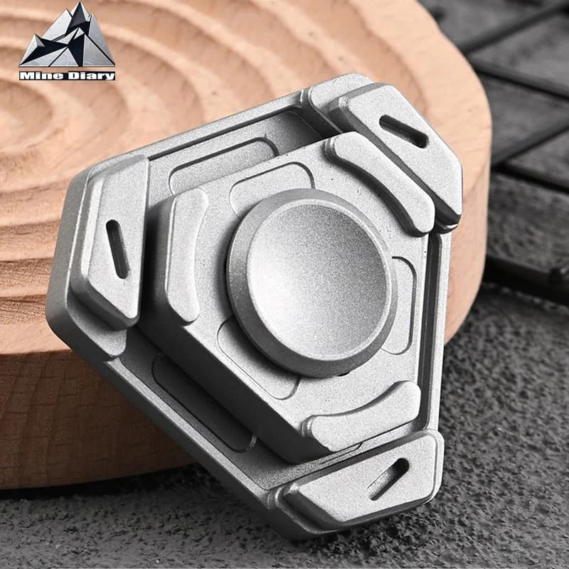 In Lega di Zinco Fidget Spinner Carta di Spinta Magnetica In Metallo EDC Giocattolo Antistress Spinning Top Suggerimenti Giroscopio Alleviare Anti-Stress